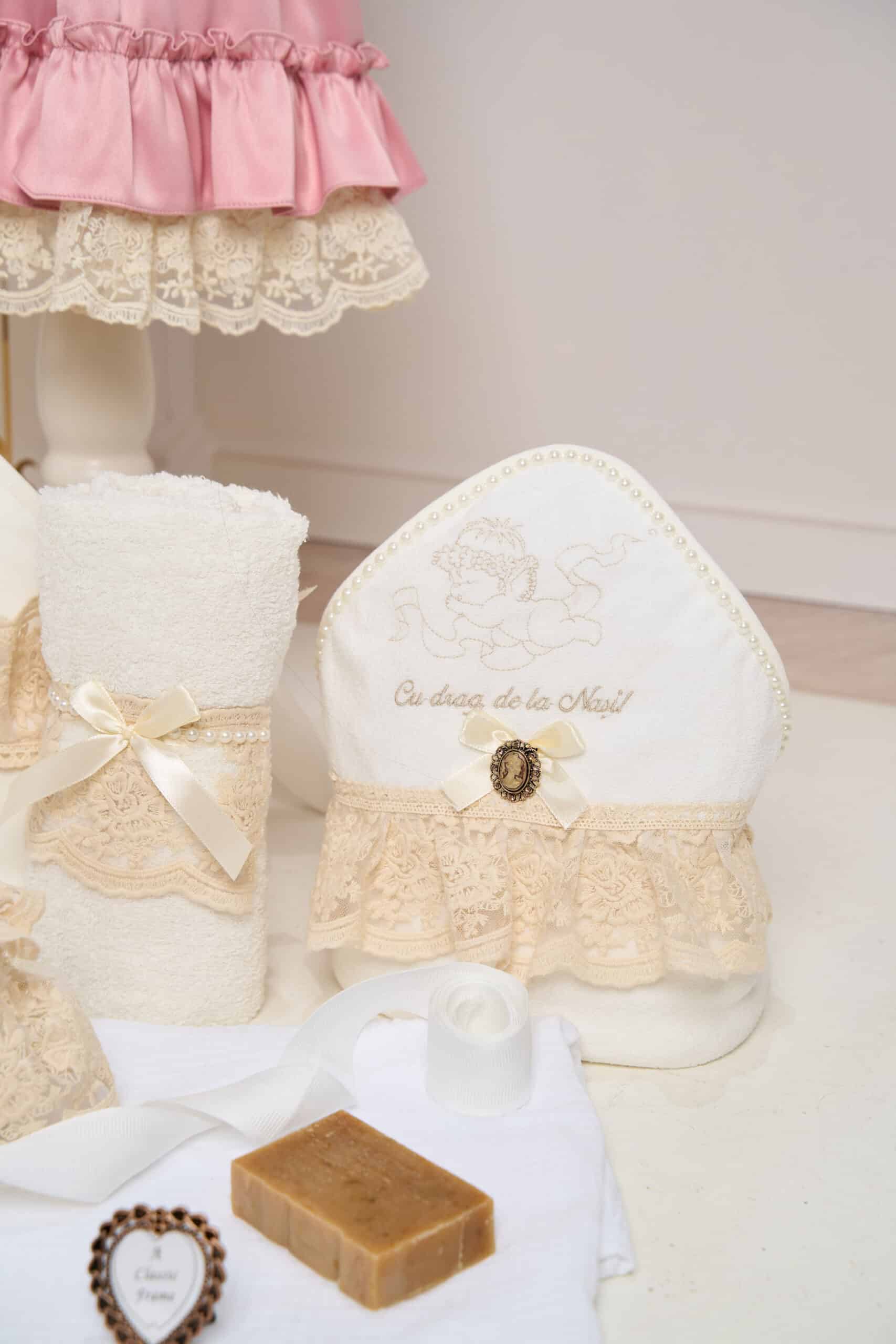 Set Iris + Trusou + Lumânare - roz-vintage 4 Set Iris + Trusou + Lumânare - roz-vintage - imagine 4