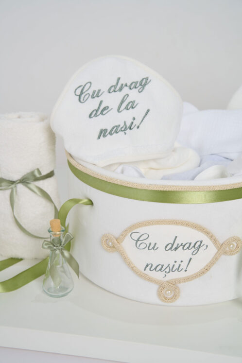 Pachet botez -20% REDUCERE – Cufăr buretat + Trusou PureBebe - olive - imagine 2