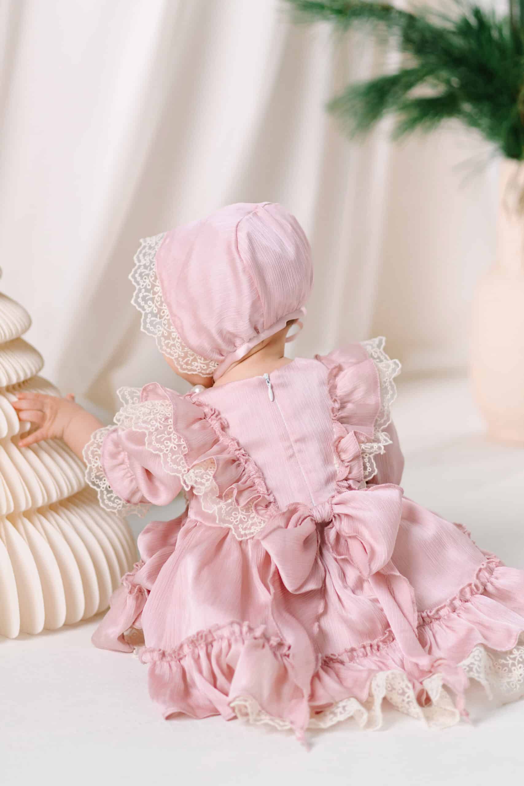 Rochiță botez Rază de Borangic - roz pudră (mânecă lungă) 4 Rochiță botez Rază de Borangic - roz pudră (mânecă lungă) - imagine 4