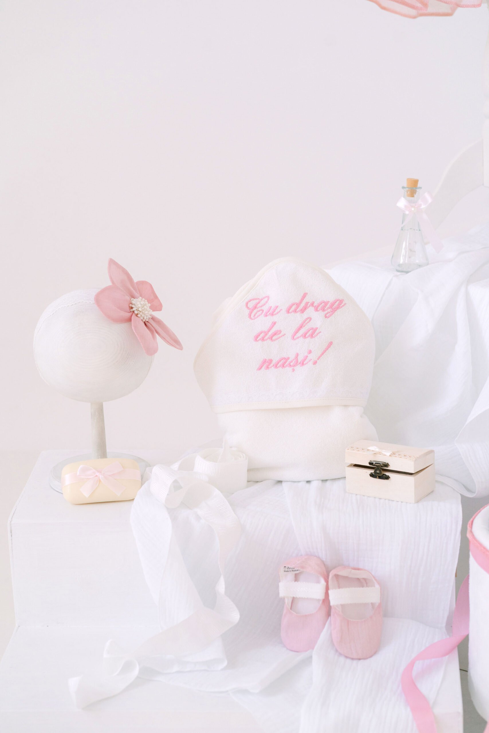Set complet botez (trusou) - Fleur - roz (mânecă lungă) 2 Set complet botez (trusou) - Fleur - roz (mânecă lungă) - imagine 2