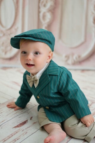 Costum Romeo - dungi - verde