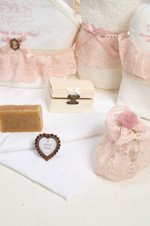 Set botez Celeste și palton Anne + Trusou + Lumânare - roz - imagine 7