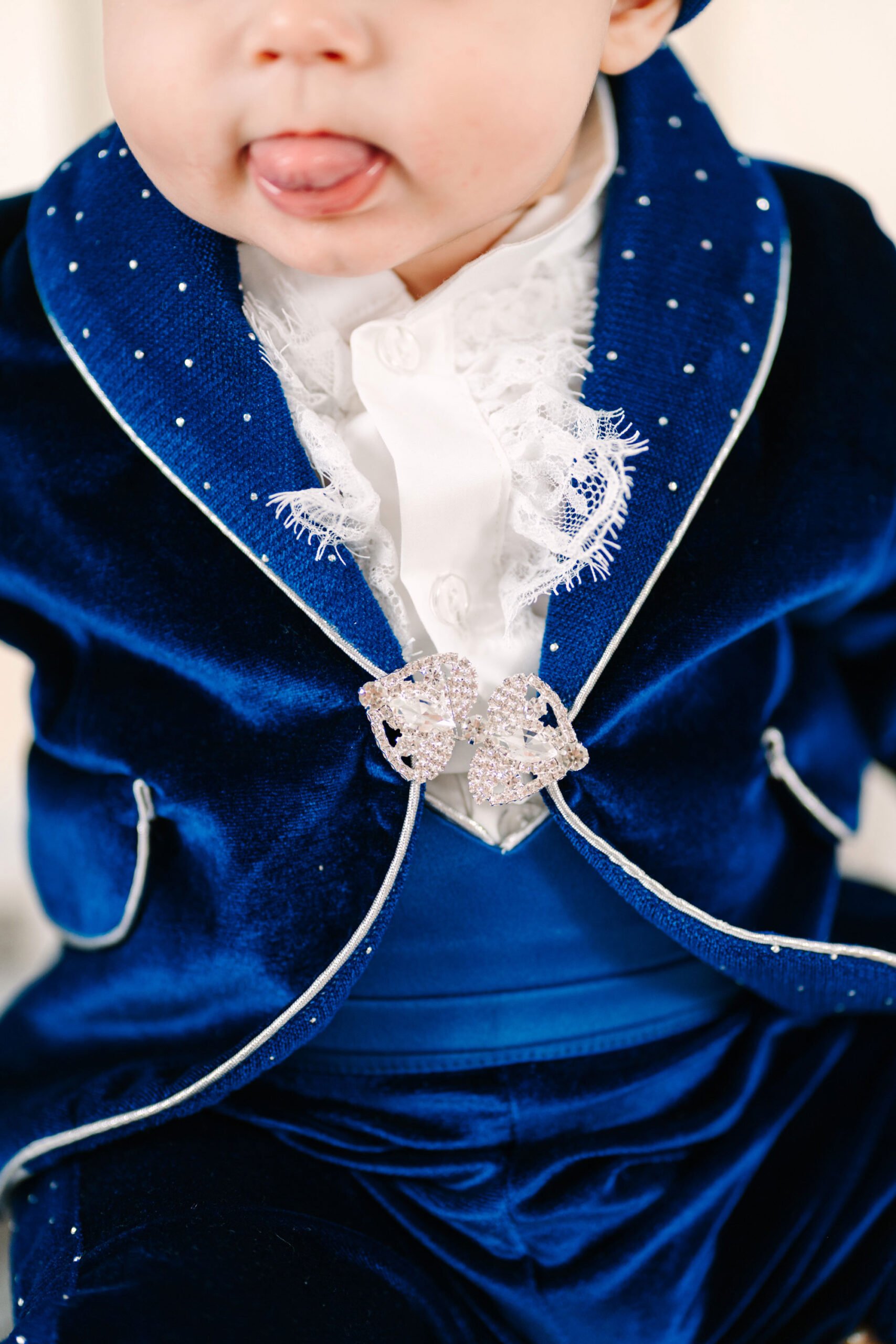 Costum botez cu Aripi - Serafim - albastru royal 8 Costum botez cu Aripi - Serafim - albastru royal - imagine 8