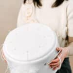 Cufăr botez FLOARE buretat din catifea pufoasă - ivoire