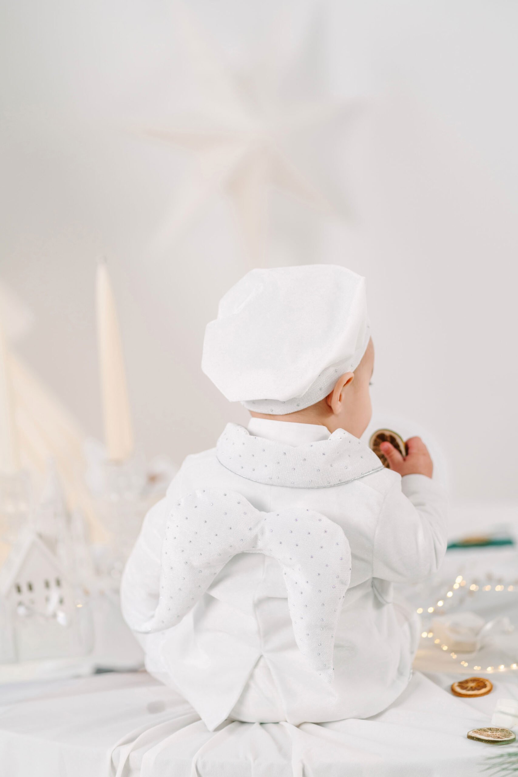 Costum botez cu Aripi - Serafim - alb 2 Costum botez cu Aripi - Serafim - alb - imagine 2