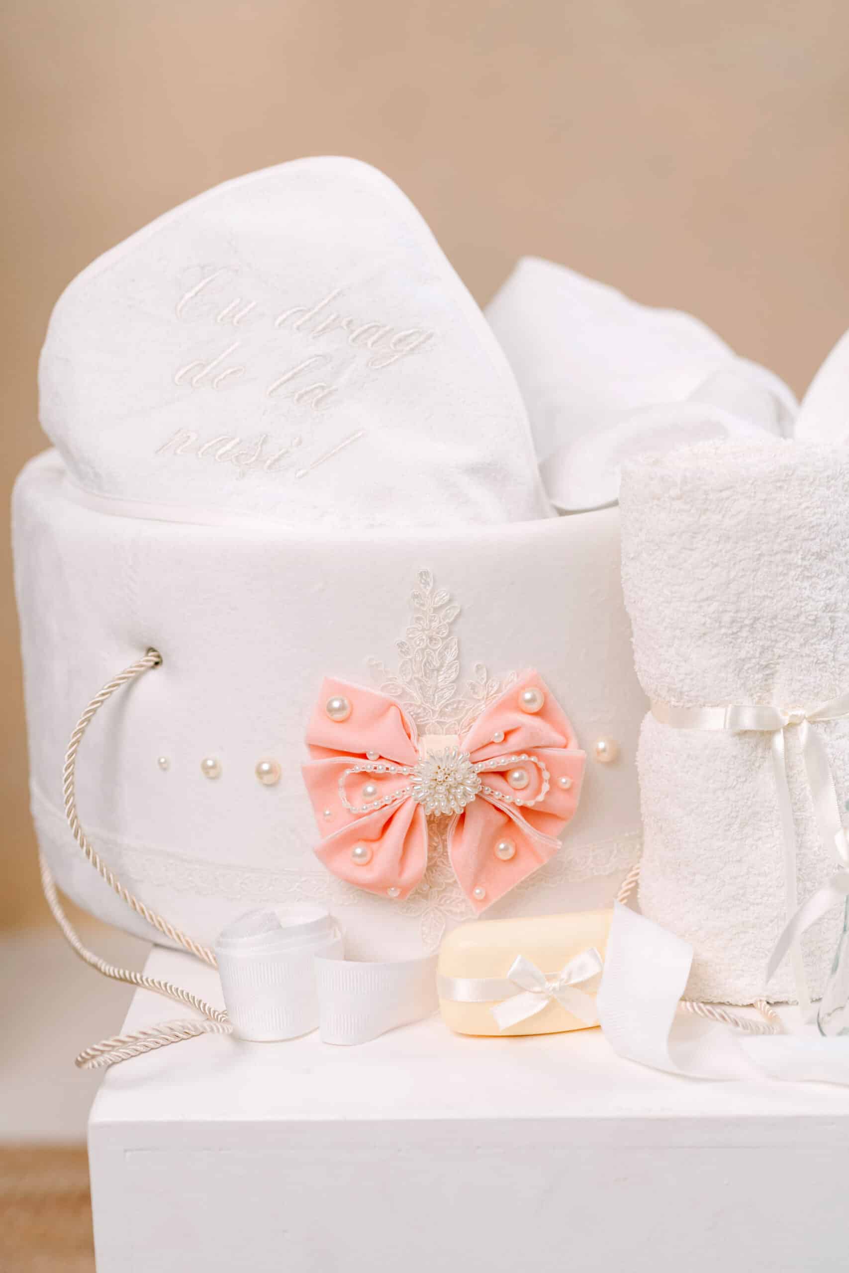 Pachet botez -20% REDUCERE – Cufăr FUNDĂ buretat + Trusou PureBebe - ivoire 3 Pachet botez -20% REDUCERE – Cufăr FUNDĂ buretat + Trusou PureBebe - ivoire - imagine 3