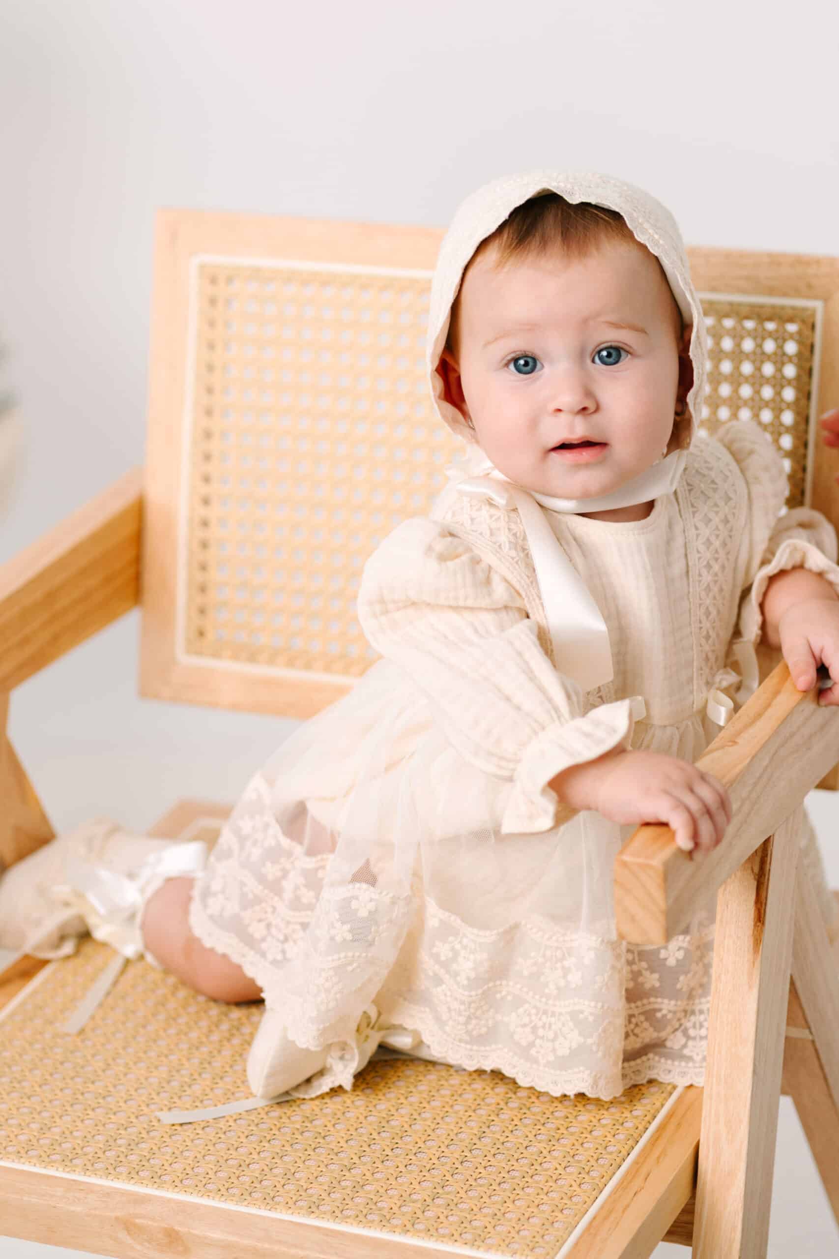 Salopetă bebe Tip Rochiță din Muselină în 3 Straturi cu Tull și Dantelă - 3 piese - ivoire 4 Salopetă bebe Tip Rochiță din Muselină în 3 Straturi cu Tull și Dantelă - 3 piese - ivoire - imagine 4