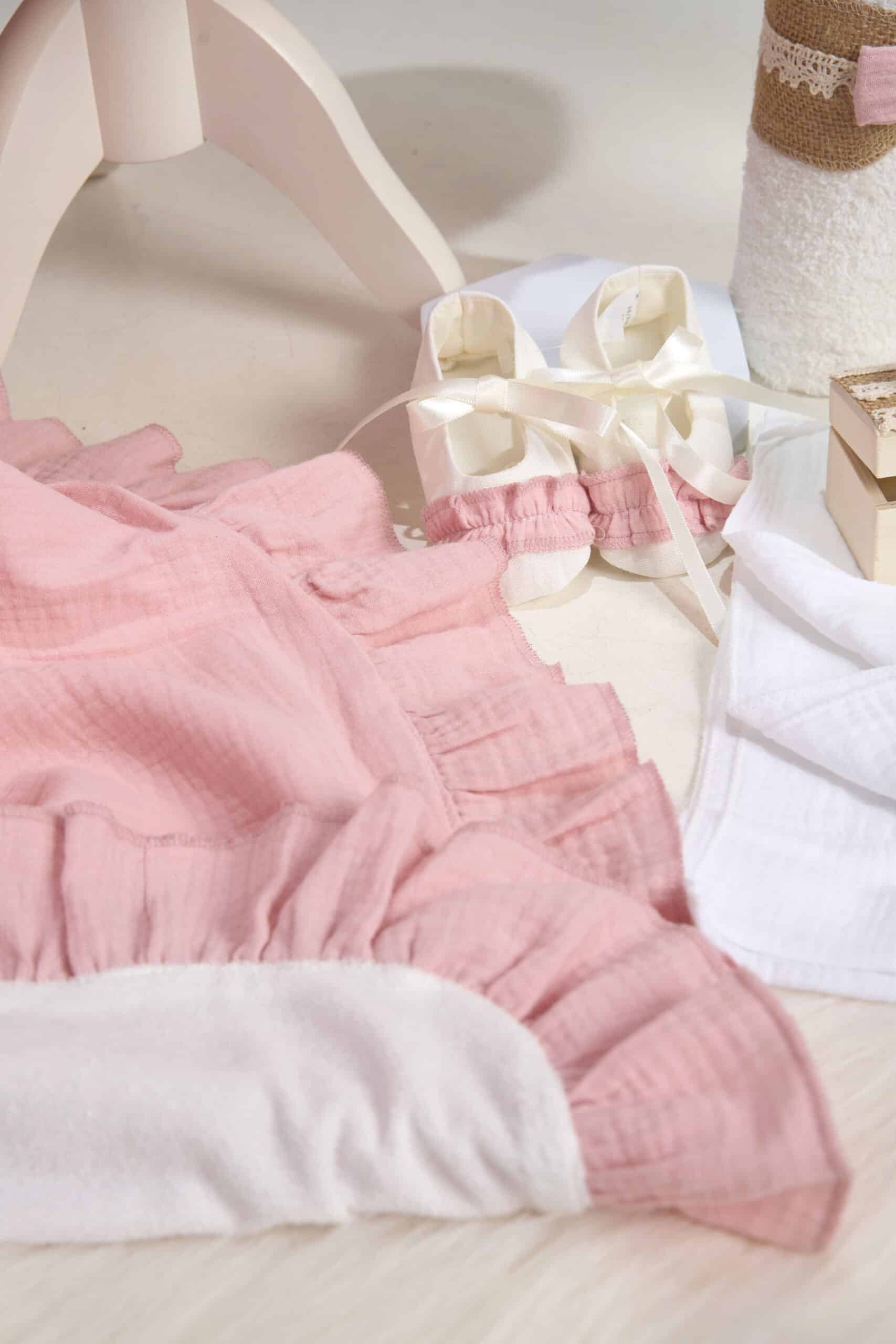 Set esențial botez Petit Coeur și Capă + Trusou + Lumânare - ivoire 8 Set esențial botez Petit Coeur și Capă + Trusou + Lumânare - ivoire - imagine 8