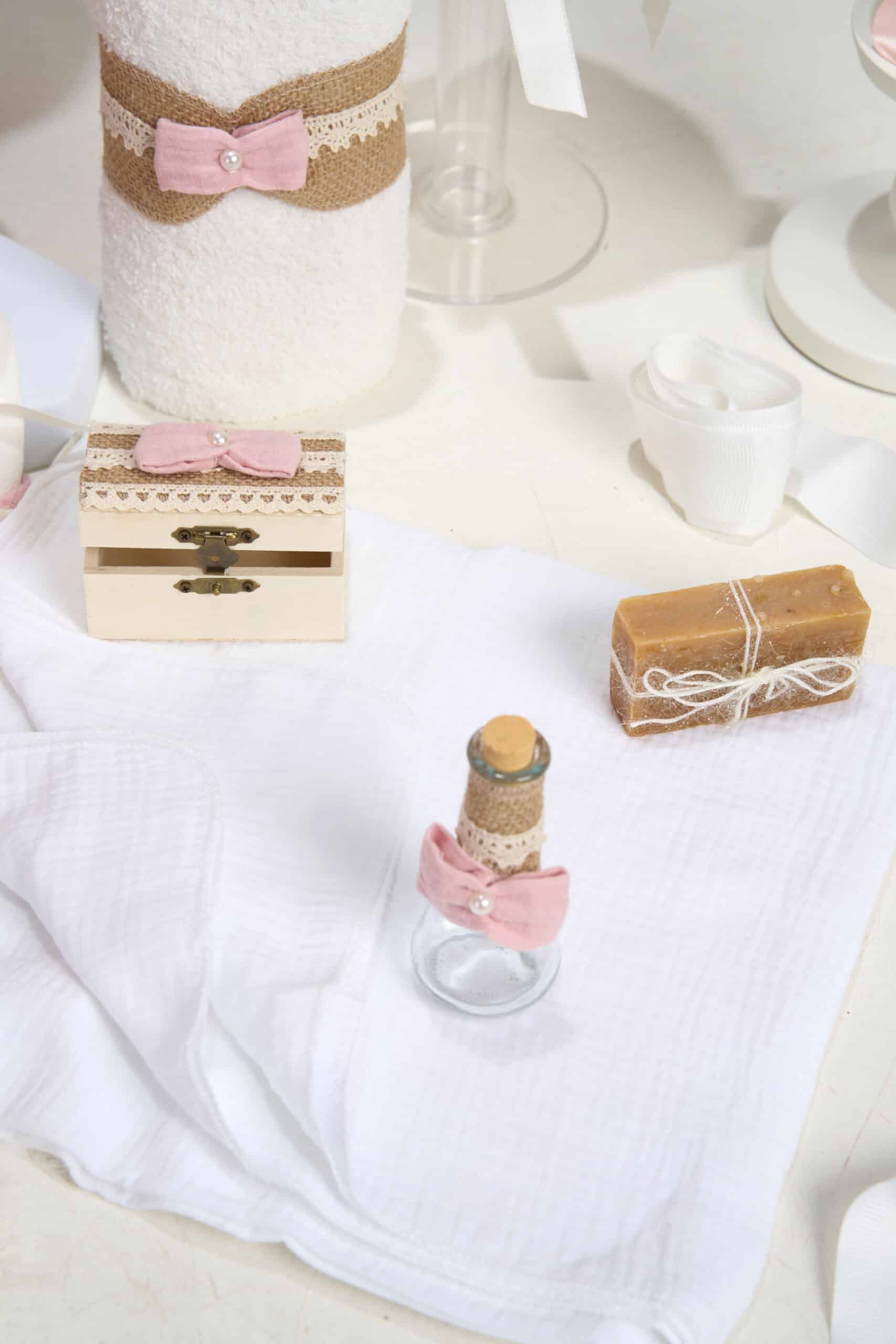 Set esențial botez Petit Coeur și Capă + Trusou + Lumânare - ivoire 11 Set esențial botez Petit Coeur și Capă + Trusou + Lumânare - ivoire - imagine 11