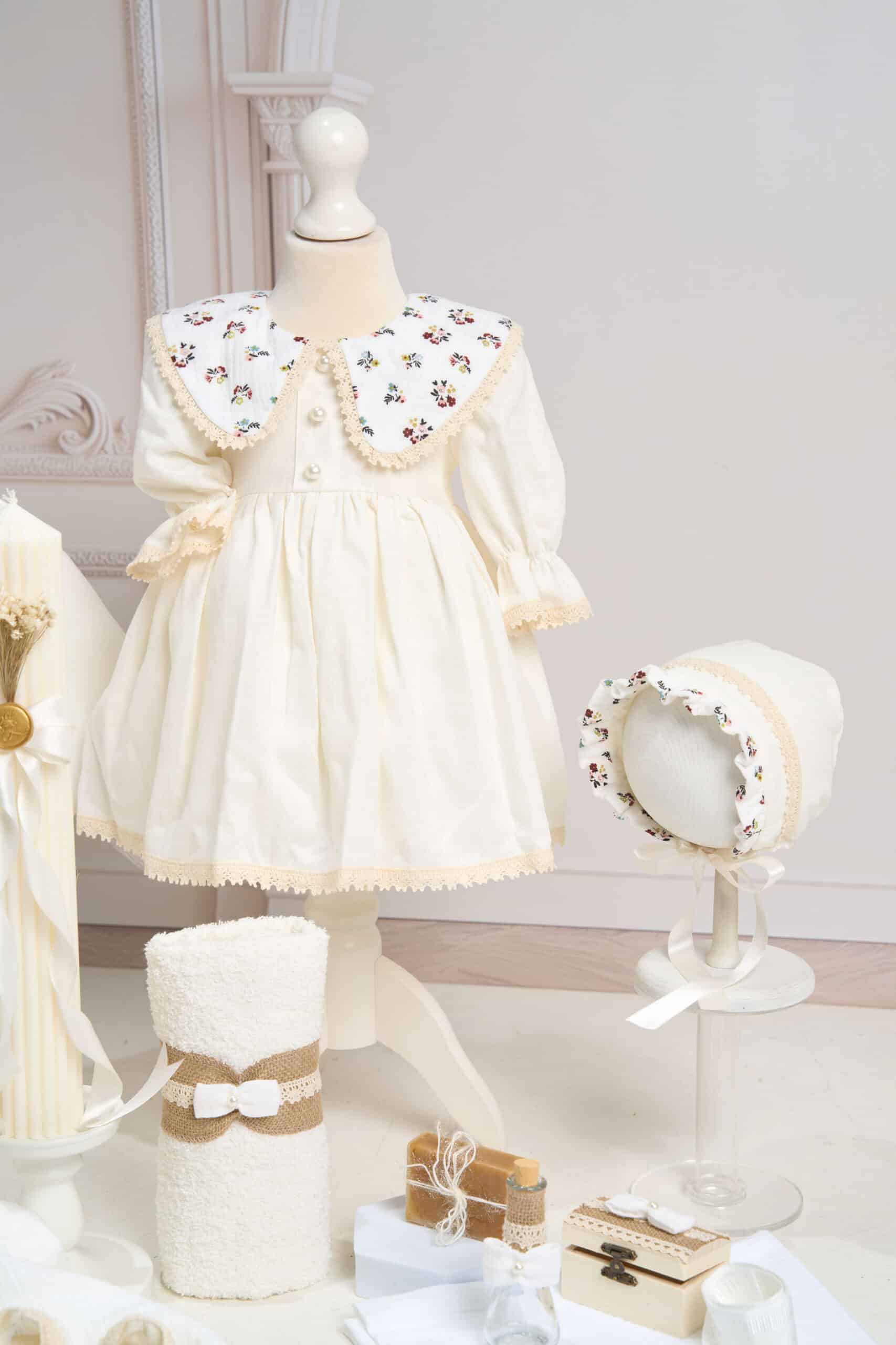 Set esențial botez Pavlova și Capă + Trusou + Lumânare - ivoire 2 Set esențial botez Pavlova și Capă + Trusou + Lumânare - ivoire - imagine 2