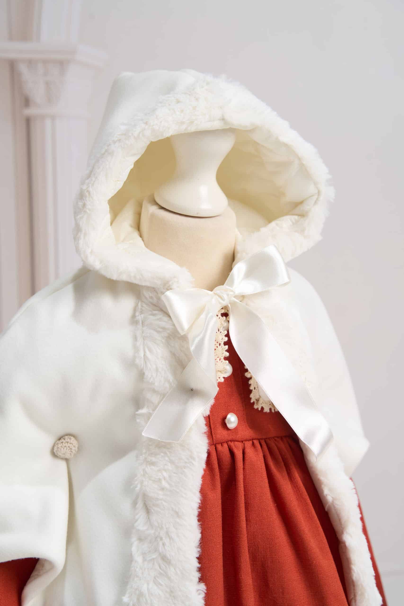 Set botez Capă + Rochie Pavlova - Roșu Scorțișoară 6 Set botez Capă + Rochie Pavlova - Roșu Scorțișoară - imagine 6