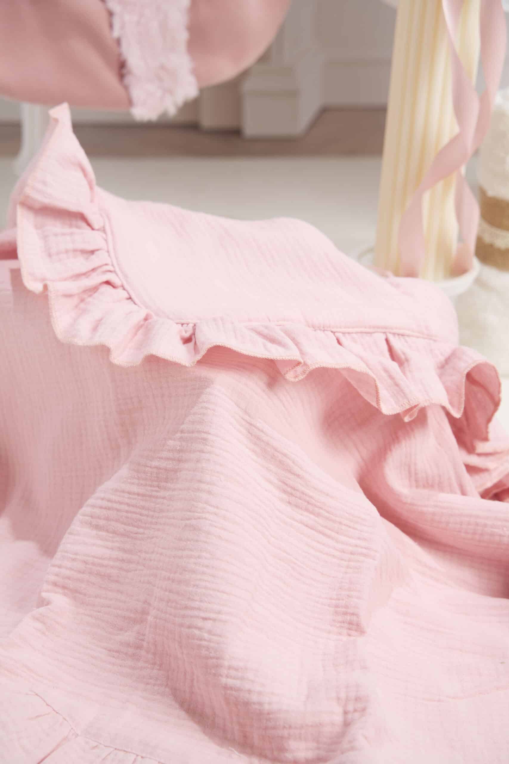 Set esențial botez Petit Coeur și Capă + Trusou + Lumânare - roz 10 Set esențial botez Petit Coeur și Capă + Trusou + Lumânare - roz - imagine 10