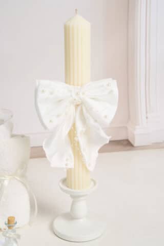 Lumânare botez A33 cu fundă elegantă și perle - alb-ivoire