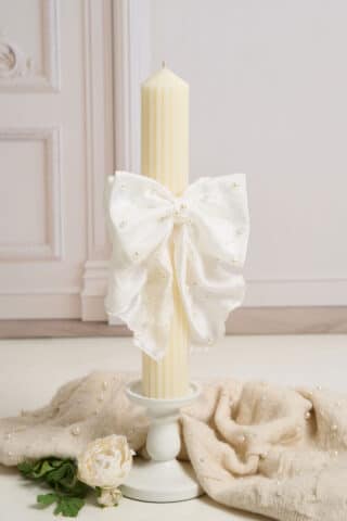 Lumânare botez A33 cu fundă elegantă și perle - alb-ivoire