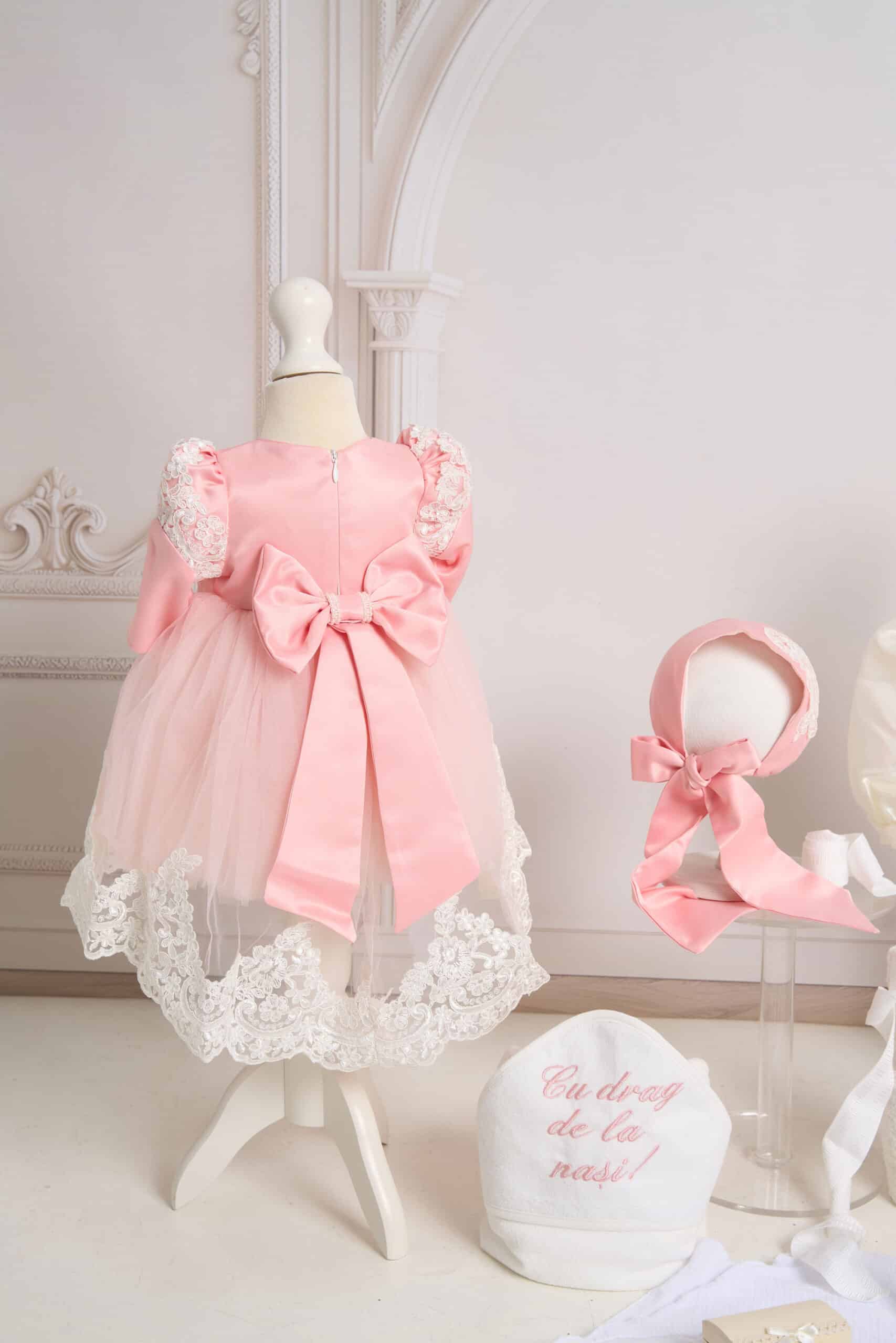 Rochiță Caroline - roz (mânecă lungă) 1 Rochiță Caroline - roz (mânecă lungă)