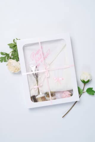 Set Cutie “Prima Băiță cu Nașii” - Tradiție, Iubire și Binecuvântare - roz