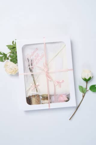 Set Cutie “Prima Băiță cu Nașii” - Tradiție, Iubire și Binecuvântare - roz vintage