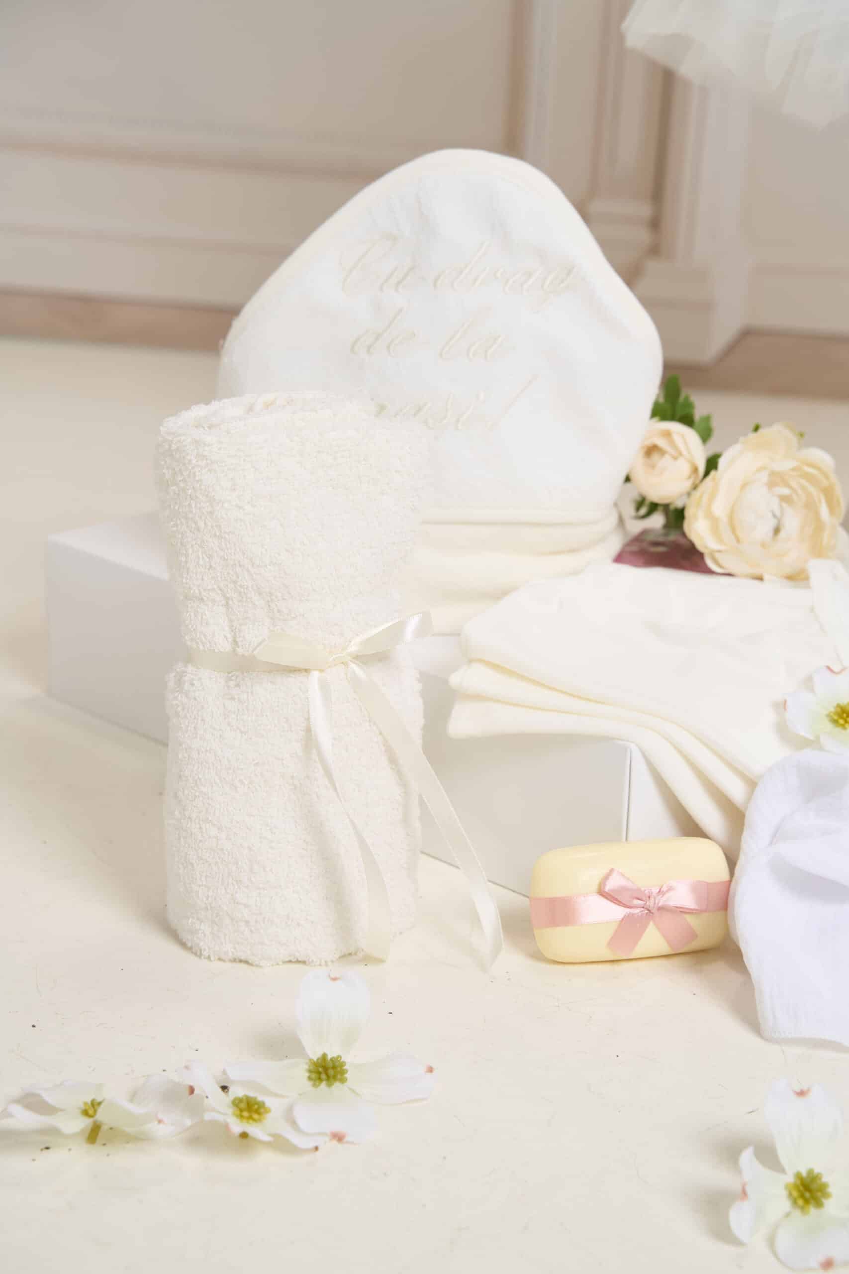 Set complet botez (trusou) - Divine Rose - ivoire (mânecă scurtă) 7 Set complet botez (trusou) - Divine Rose - ivoire (mânecă scurtă) - imagine 7