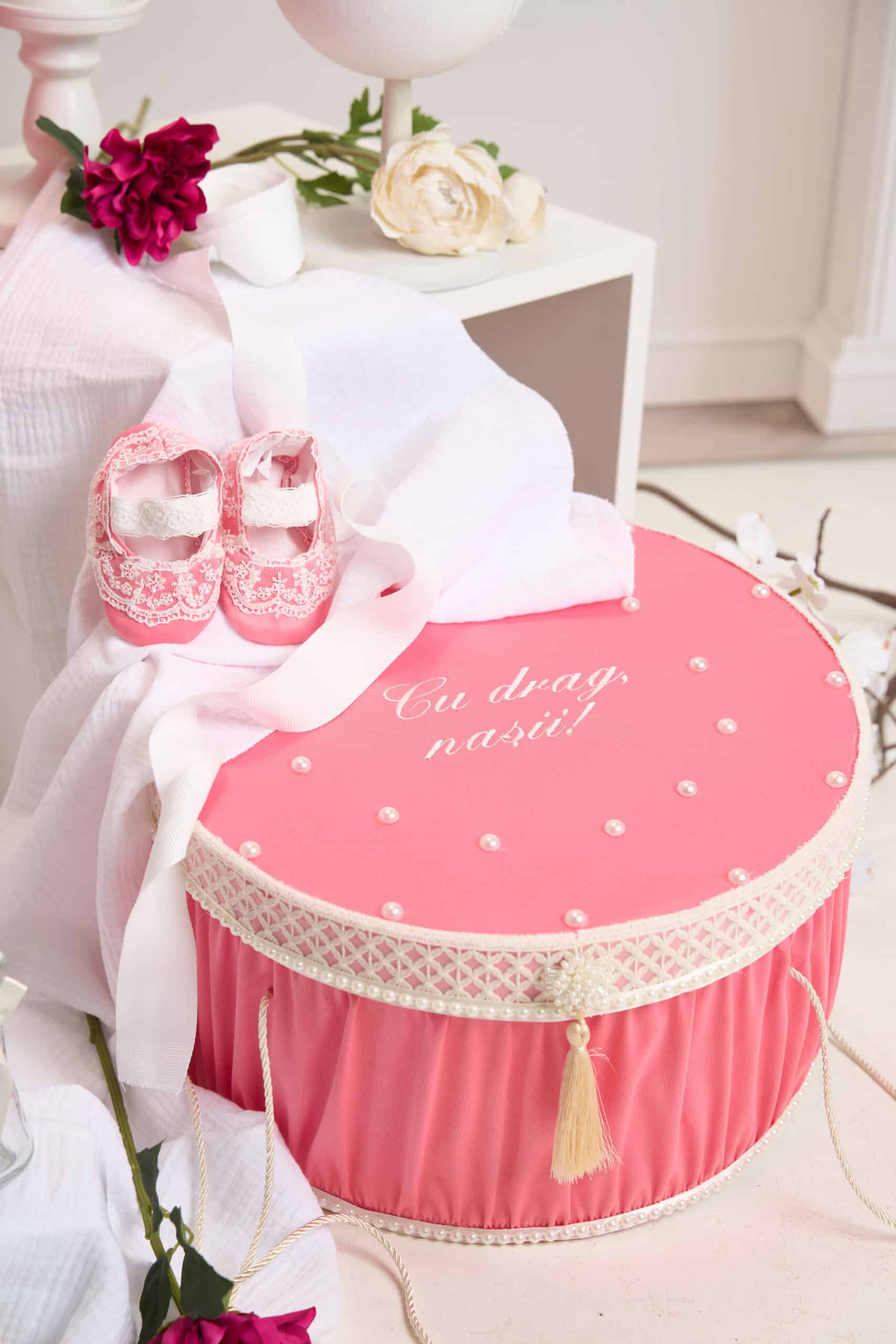 Set complet botez (trusou) - Valerie - coral (mânecă scurtă) 5 Set complet botez (trusou) - Valerie - coral (mânecă scurtă) - imagine 5