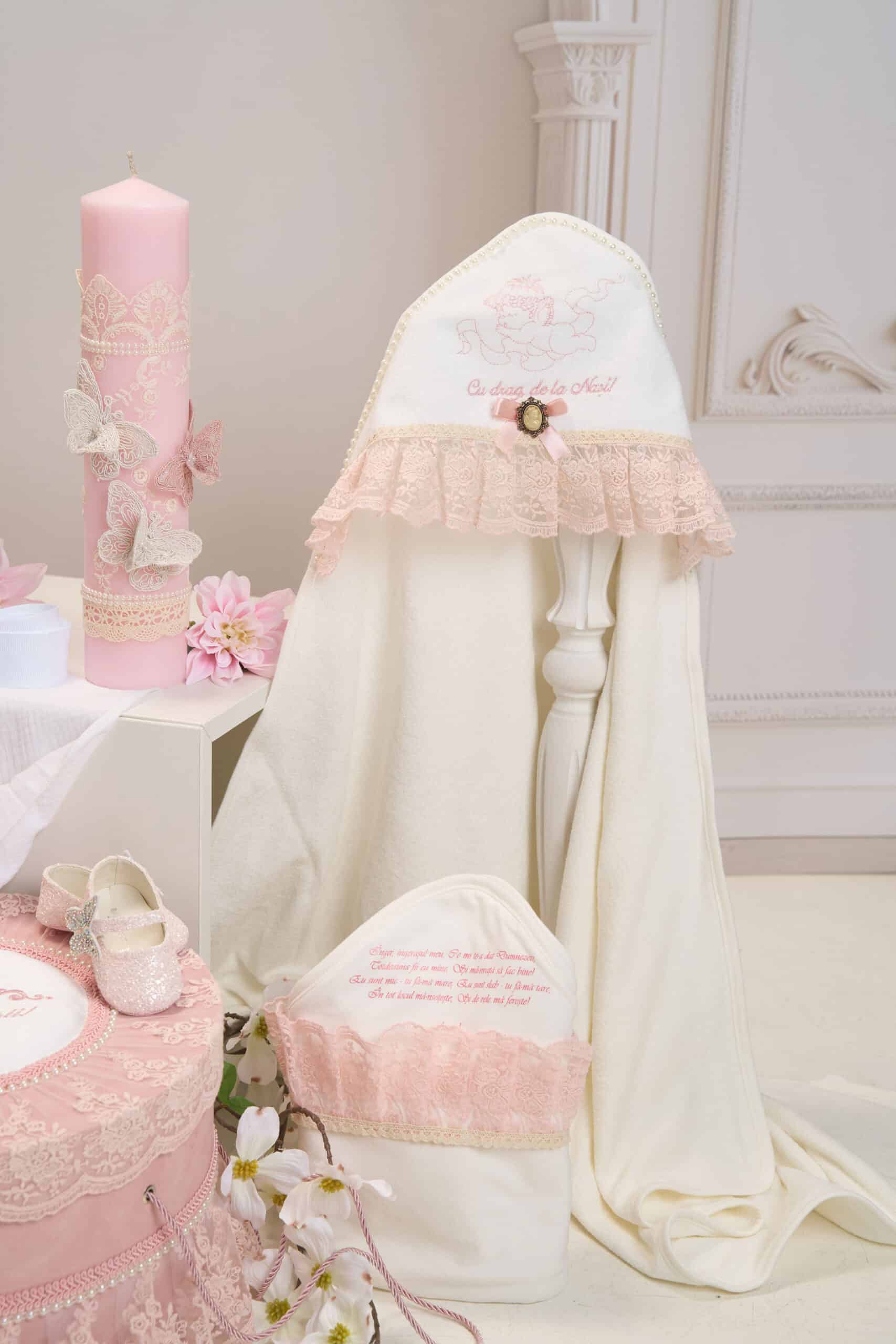 Set complet botez (trusou) - Kate - zmeură (mânecă scurtă) 13 Set complet botez (trusou) - Kate - zmeură (mânecă scurtă) - imagine 13