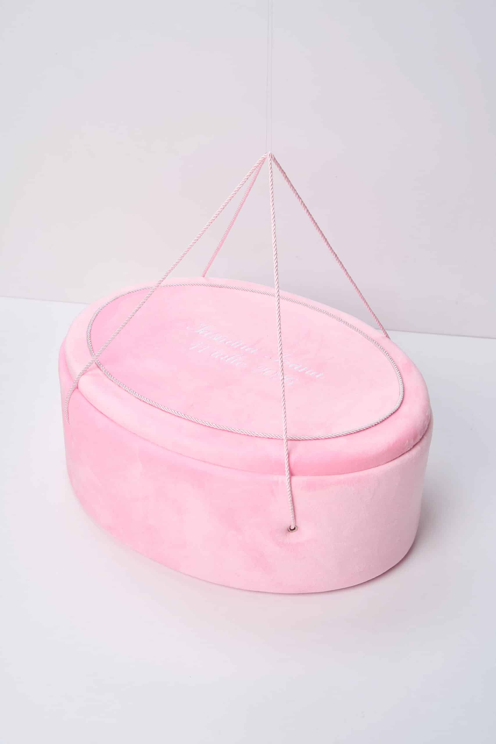 Cufăr botez oval Velvet - buretat - roz barbie 6 Cufăr botez oval Velvet - buretat - roz barbie - imagine 6