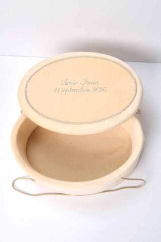 cufar-botez-oval-din-catifea-cu-personalizare-ovale-BEJ-4