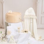 Pachet botez -20% REDUCERE - Cufăr Velvet Oval Roz Barbie + Trusou botez - bej