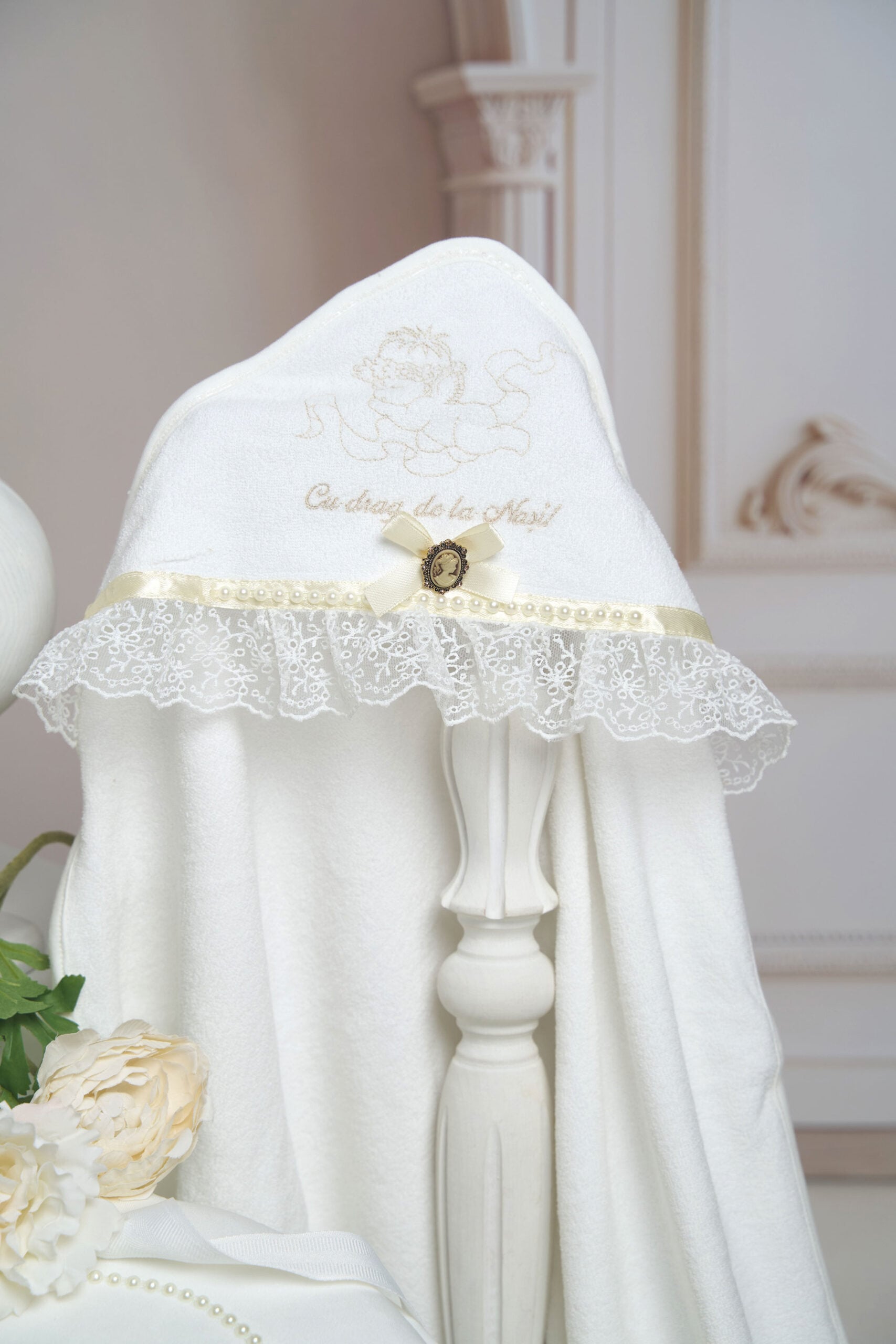 Set complet botez (trusou) - Borangic - alb (mânecă scurtă) 8 Set complet botez (trusou) - Borangic - alb (mânecă scurtă) - imagine 8
