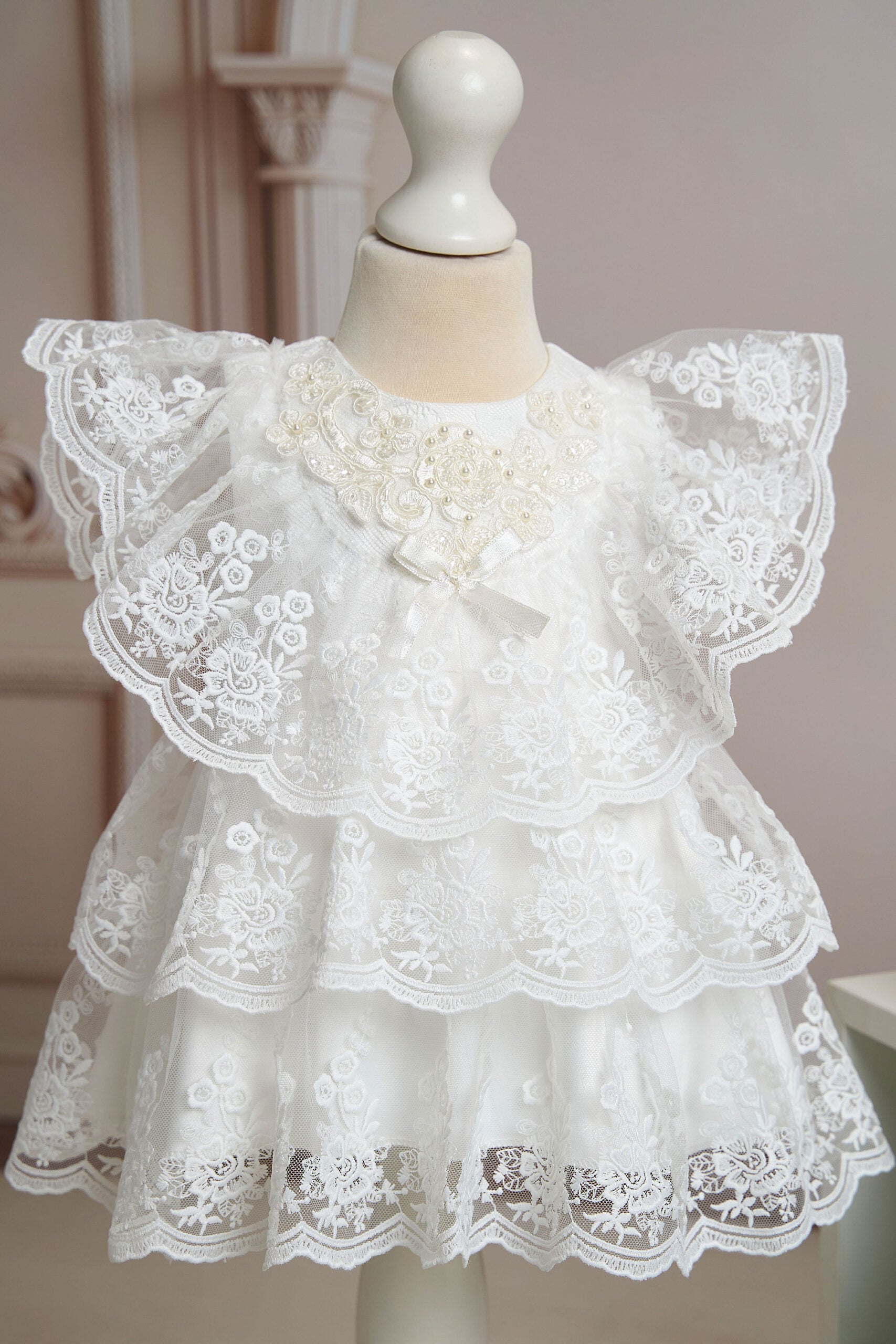 Set complet botez (trusou) - Claire - alb (mânecă scurtă) 5 Set complet botez (trusou) - Claire - alb (mânecă scurtă) - imagine 5