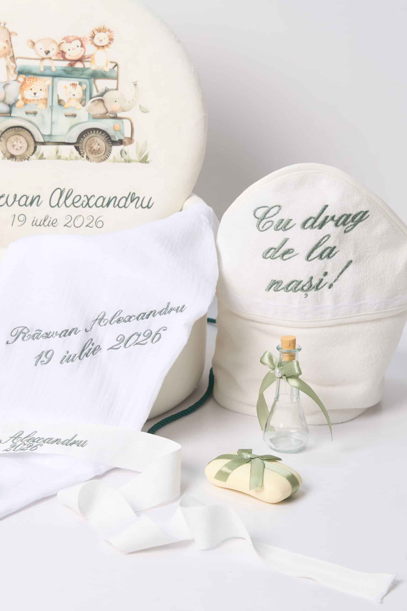 Pachet botez -20% REDUCERE – Cufăr Safari buretat + Trusou PureBebe 9 Pachet botez -20% REDUCERE – Cufăr Safari buretat + Trusou PureBebe - imagine 9