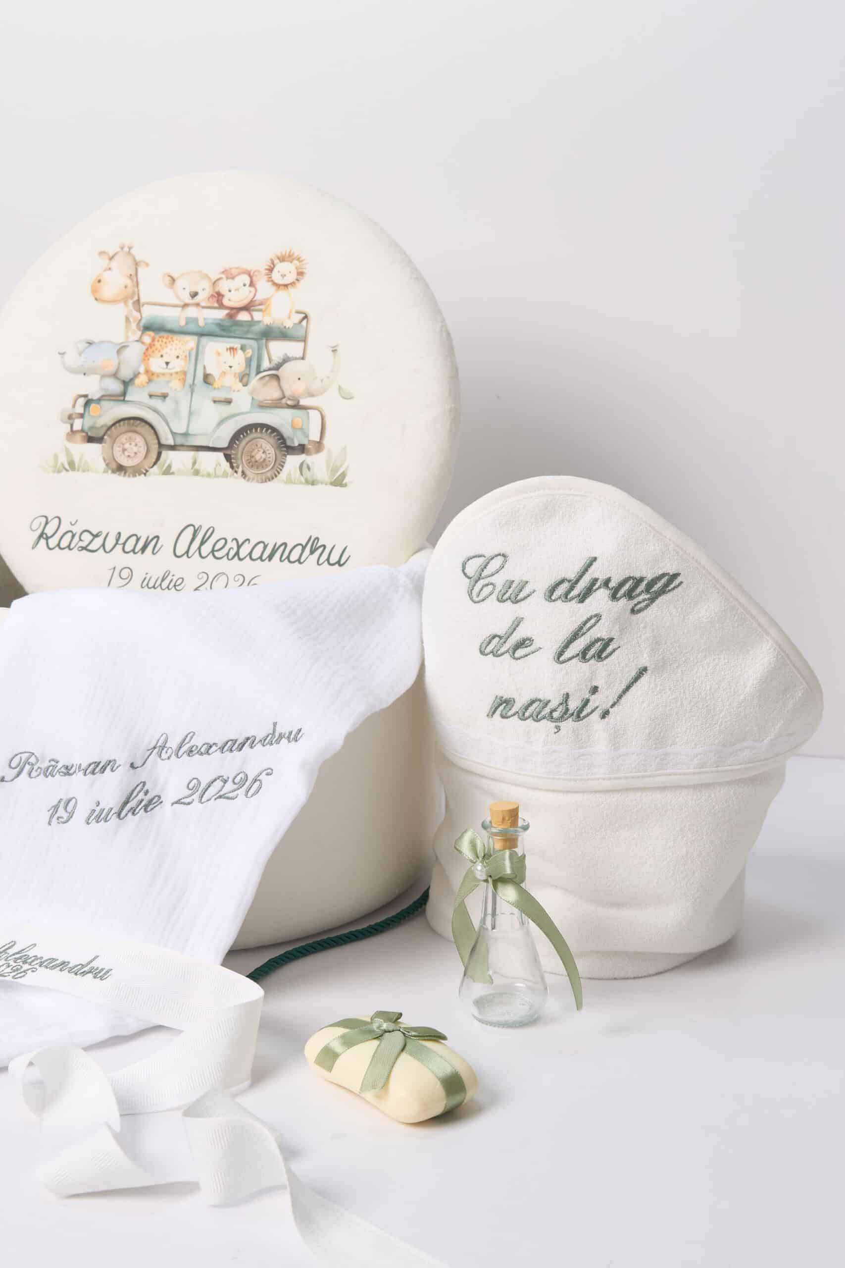 Pachet botez -20% REDUCERE – Cufăr Safari buretat + Trusou PureBebe 2 Pachet botez -20% REDUCERE – Cufăr Safari buretat + Trusou PureBebe - imagine 2