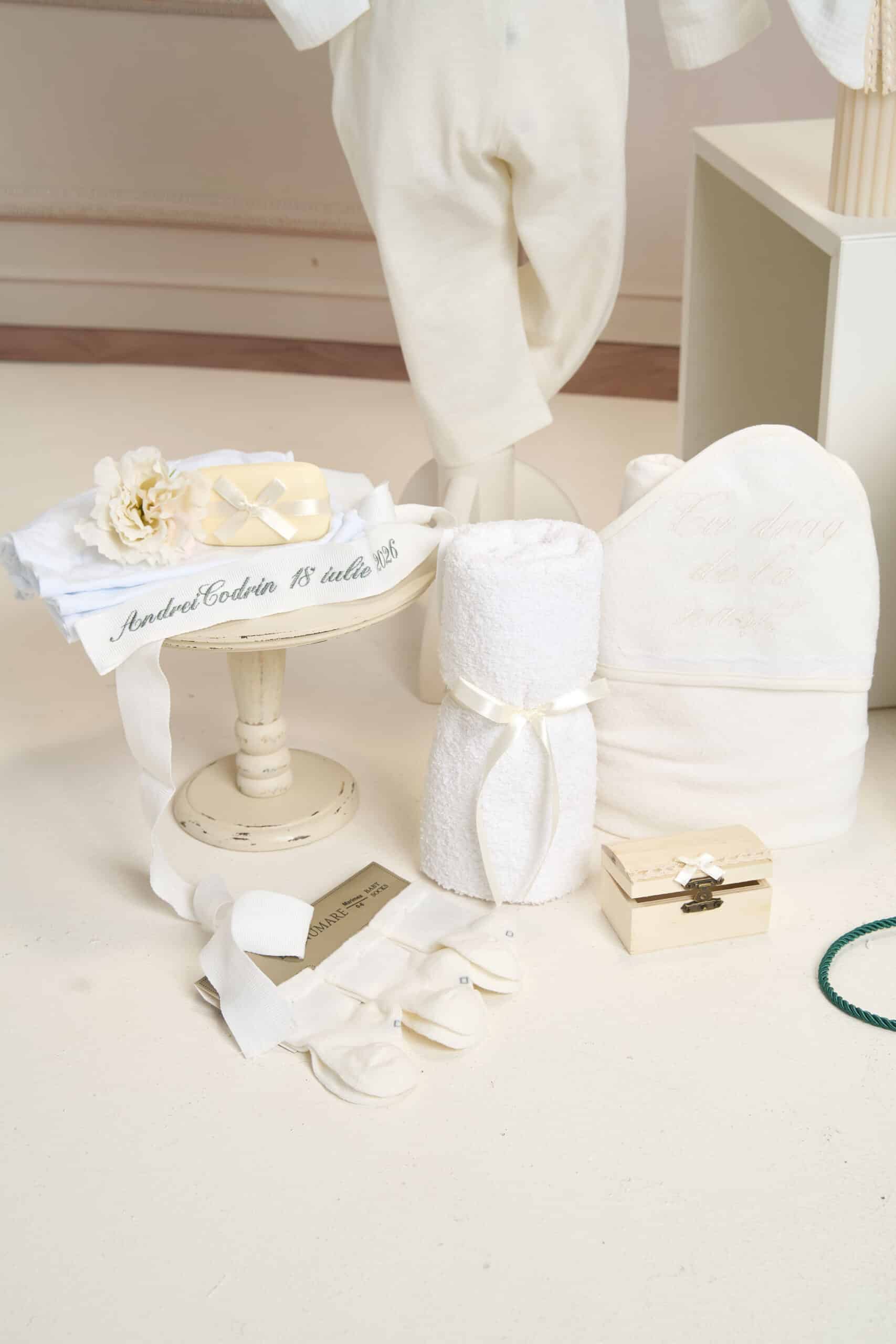 Set complet botez (trusou) - Dan - ivoire 7 Set complet botez (trusou) - Dan - ivoire - imagine 7