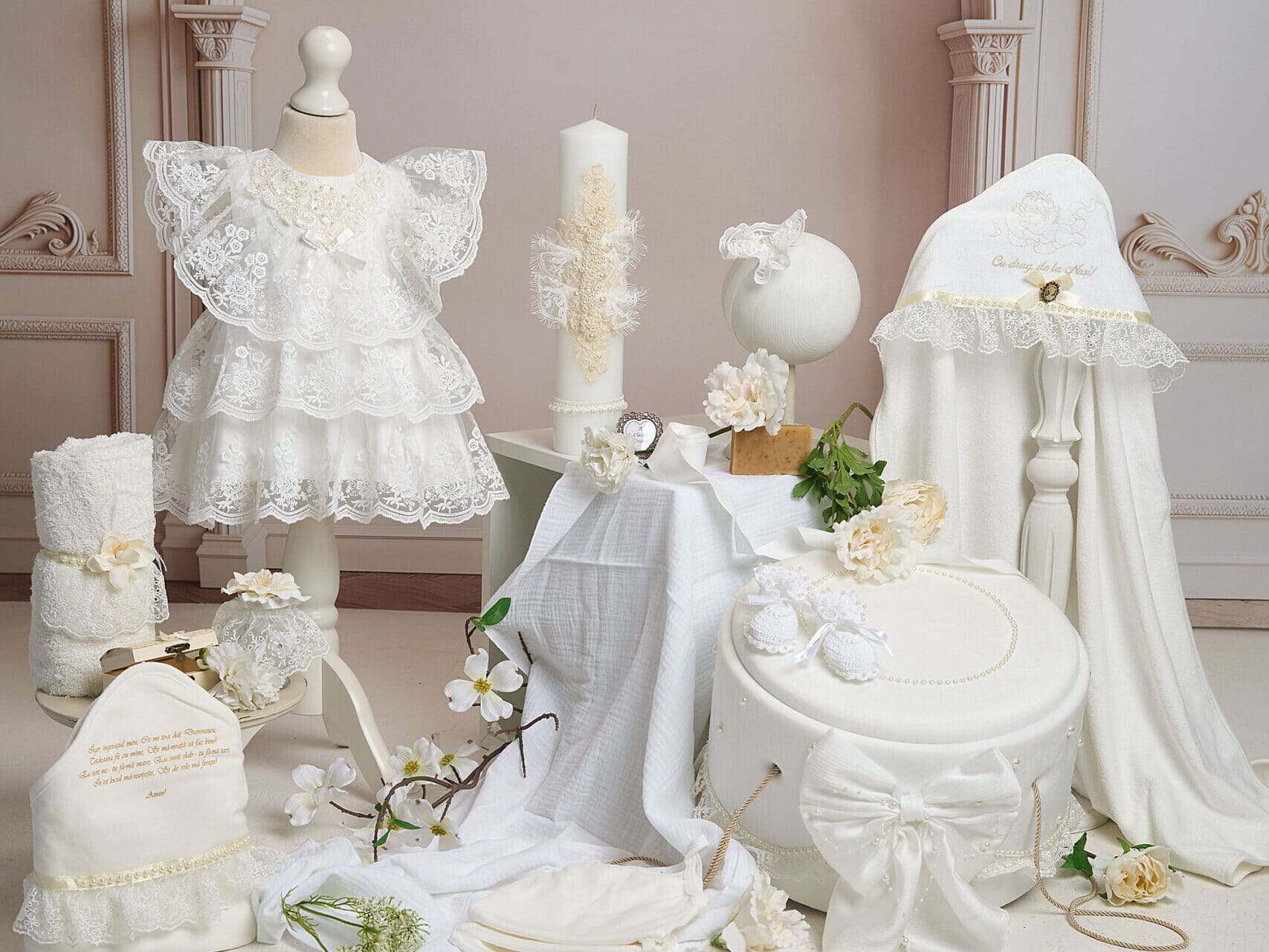 Trusou Complet De Botez Fete Claire Alb