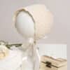 Trusou complet de botez pentru fată, cu piese textile și accesorii coordonate