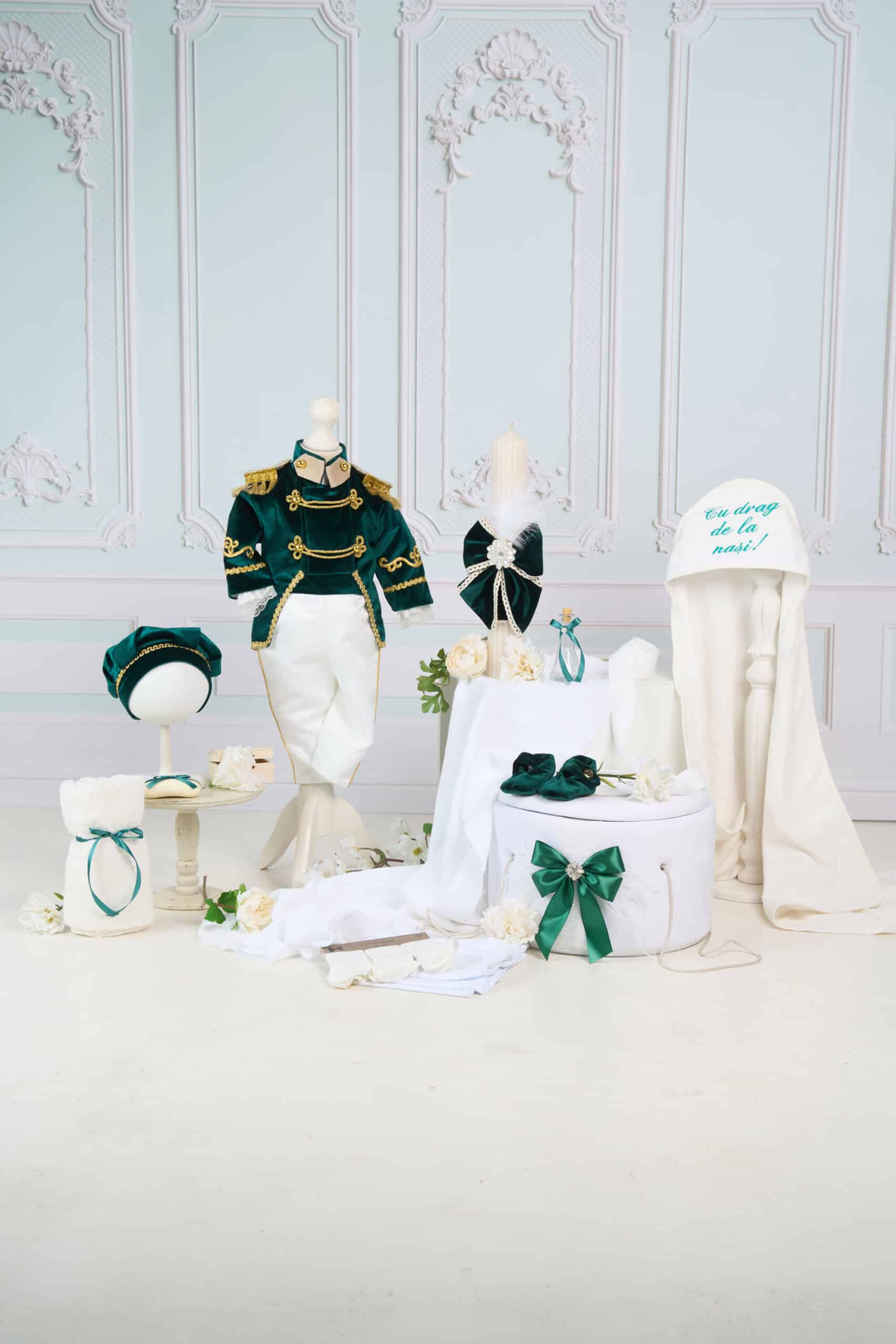 Set complet botez cufar buretat (trusou) - Nikolai - verde 1 Set complet botez cufar buretat (trusou) - Nikolai - verde